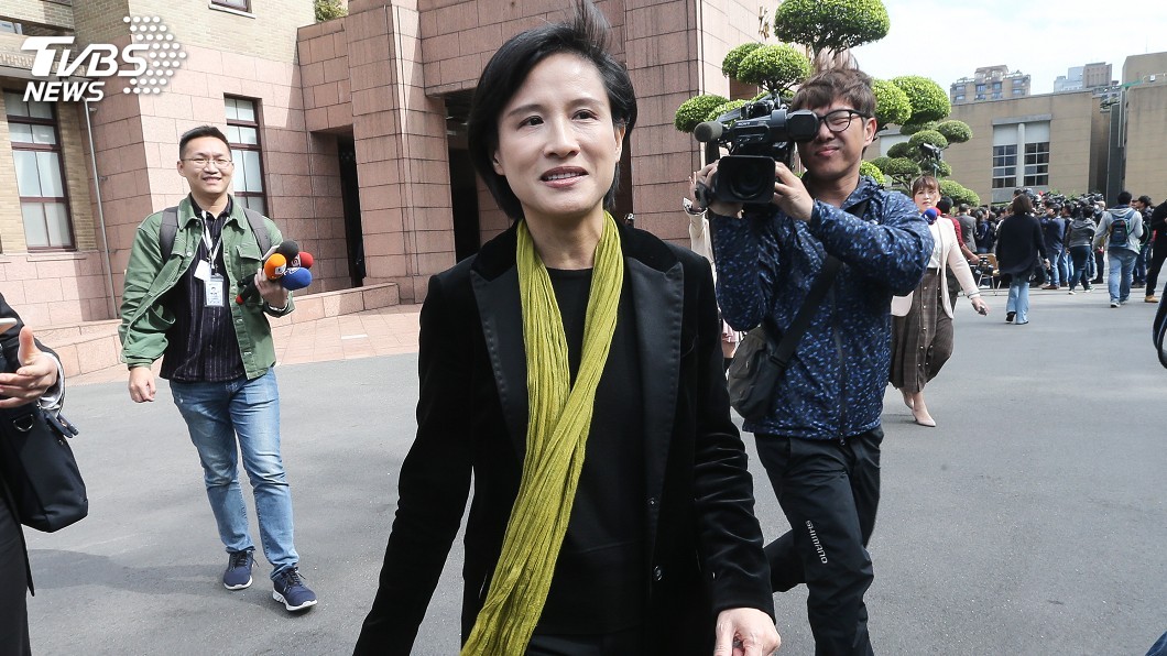 郝龍斌挺藝人掌摑鄭麗君 他怒:以後看到你就打