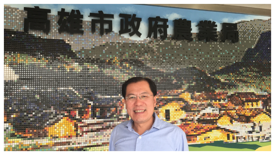 「『貨賣得出去』聽起來很簡單，但是對農產品來說，裡面的學問不小，並不容易。」曾擔任嘉義縣長張花冠副縣長的吳芳銘強調，「農業也是一種產業，我們嚐試來推動『精準農業』-- 讓農業也和製造業一樣，儘量『按訂單來生產』，就像『契作』，有固定的農作訂單，對平穩農作物的價格，很有幫助。」   圖／TVBS