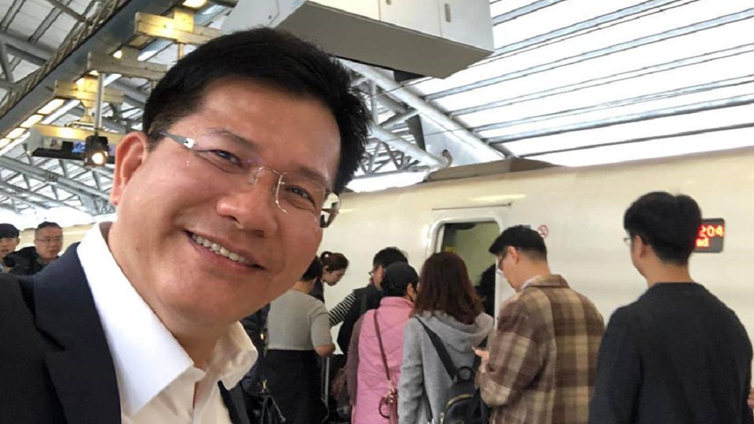 死不離開台中!林佳龍高鐵打卡 真的通勤到台北上班