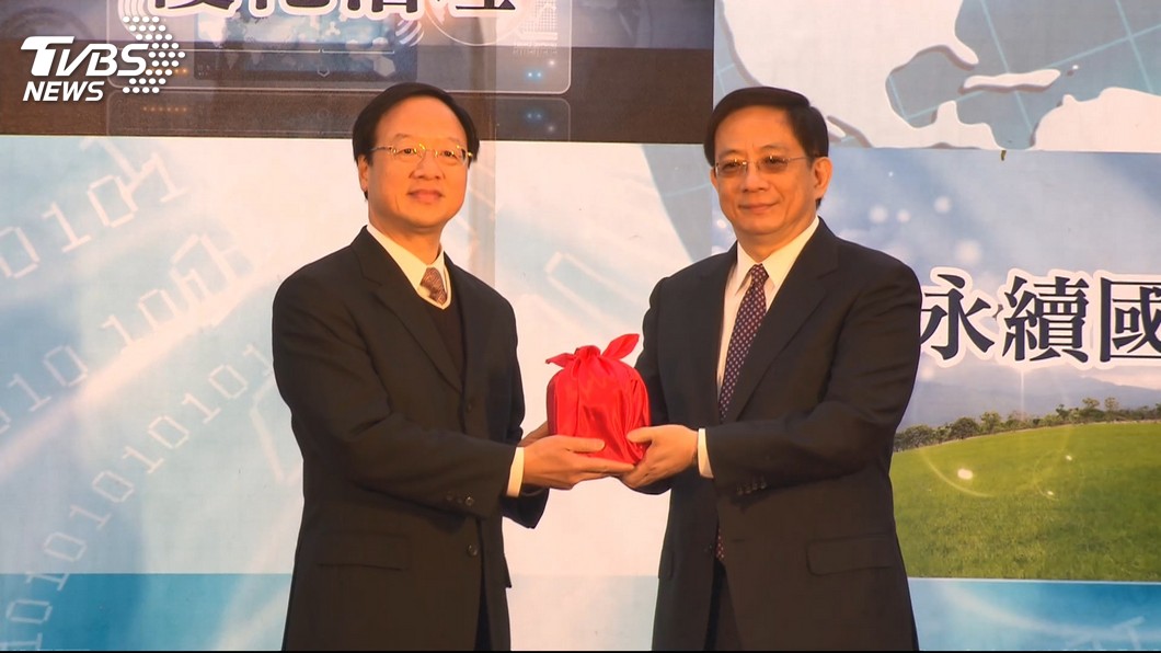 管兼職? 藍營:法律函釋寫專欄不算兼職