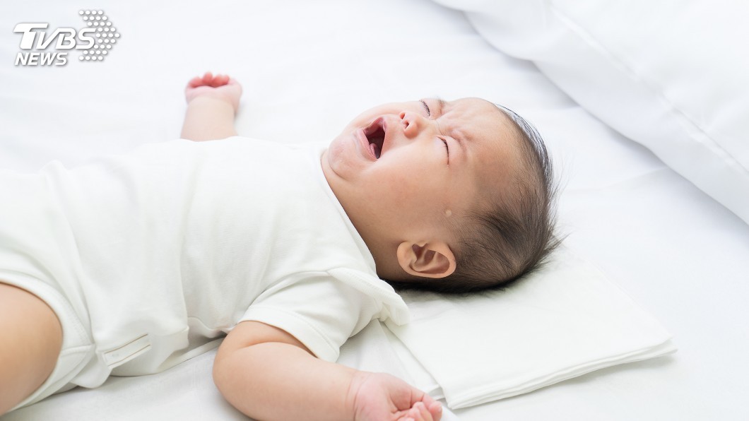 不耐幼兒哭鬧 研究:小爸媽較易釀兒虐憾事