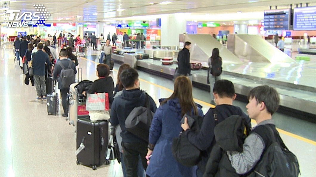 視察桃機安檢 徐國勇:緊急採購X光機配置人力