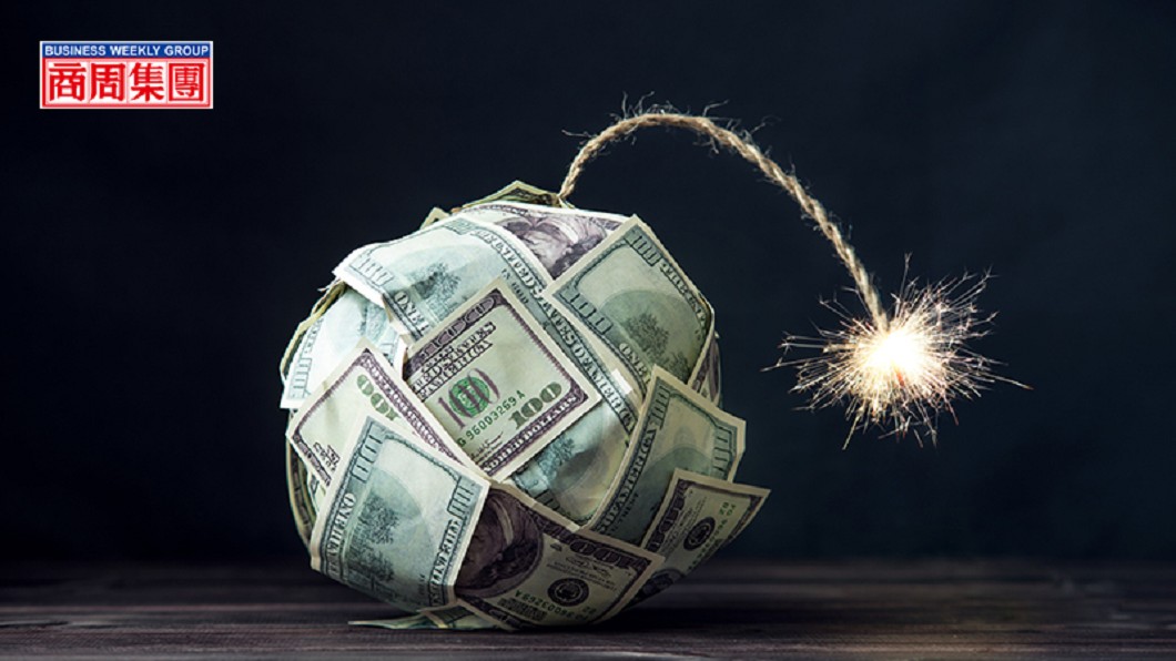 【商周】懸崖上的台灣奇蹟 引爆壽險業2,200億匯損