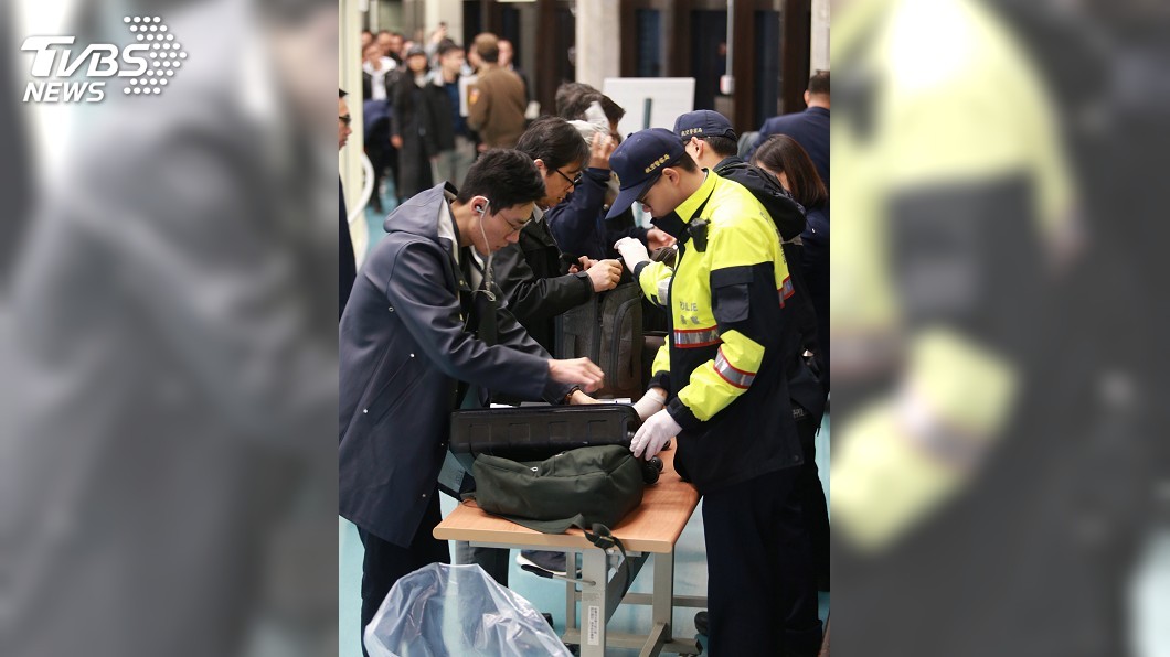嚴防非洲豬瘟 蘇揆要求百分百檢查疫區旅客行李