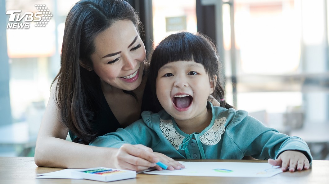 解決少子促生育　日政府鼓勵「帶小孩上班」