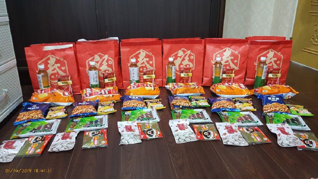 豪買6包福袋!人妻排出「清一色」 網虧:買樂透