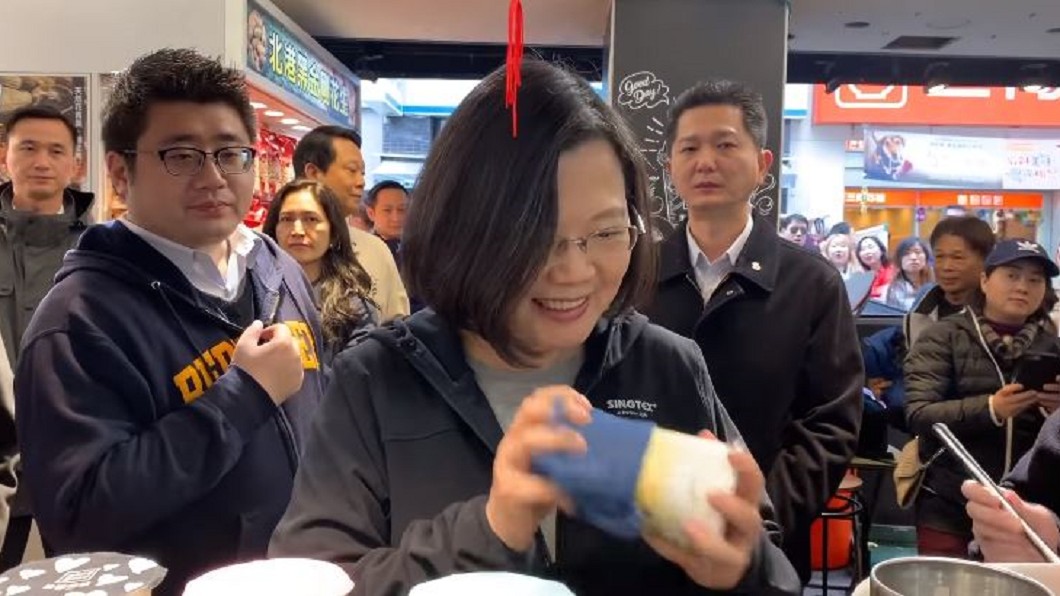 府:臉書直播政策全世界皆然 總統不會當網紅