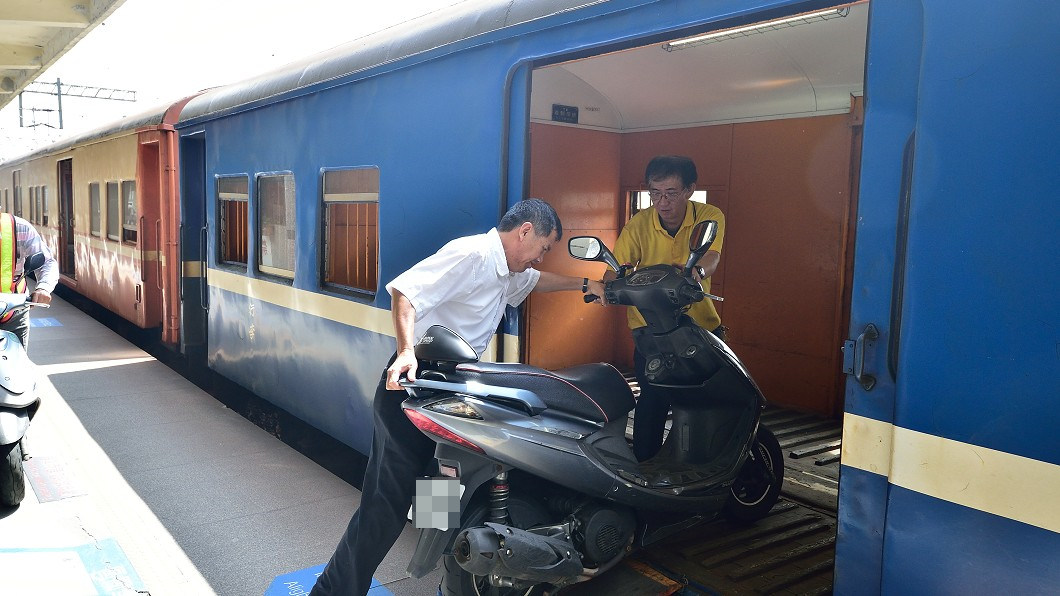 曾載雞載機車...台鐵行包列車 這天開出最後一班
