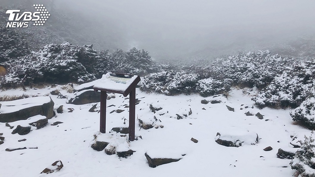 雪山積雪5公分厚　設站以來入冬最晚降雪