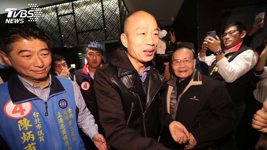 韓國瑜北上力挺陳炳甫　大批民眾圍觀加油