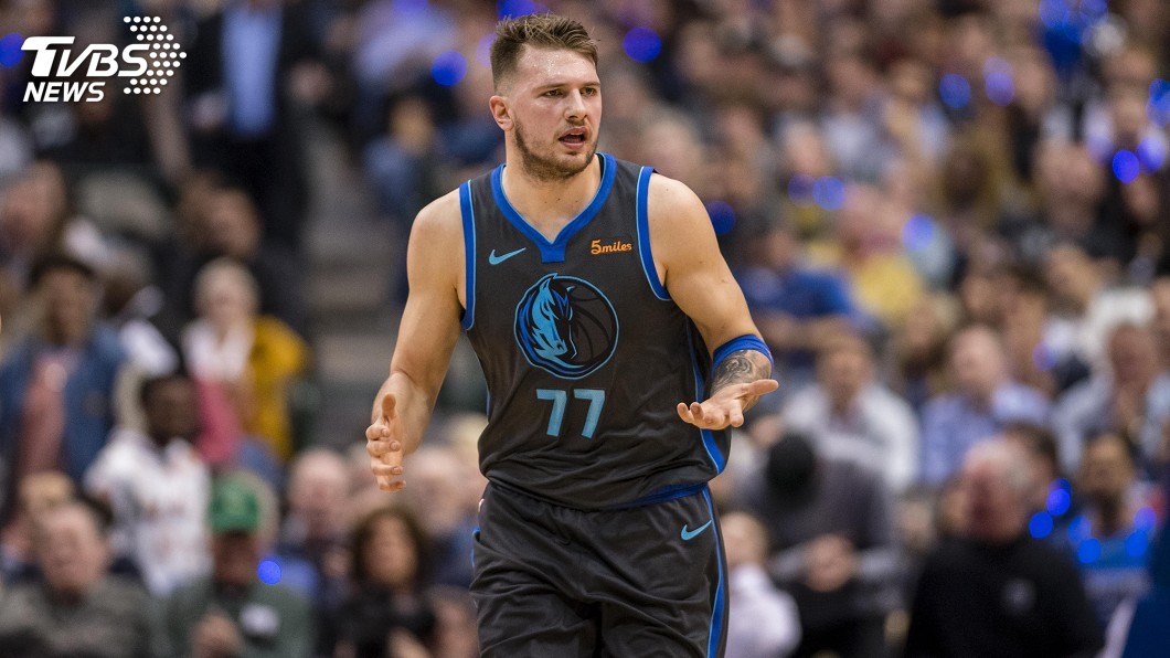 唐西奇將球踢進觀眾席　NBA追加1萬美元罰款