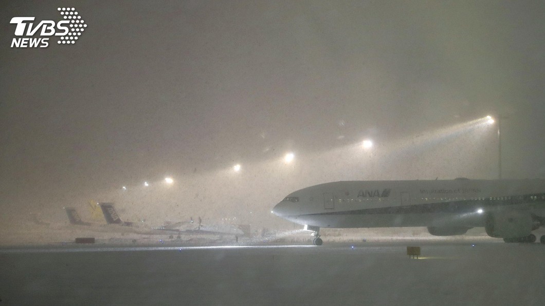 日本北海道大風雪 部分陸空交通受影響