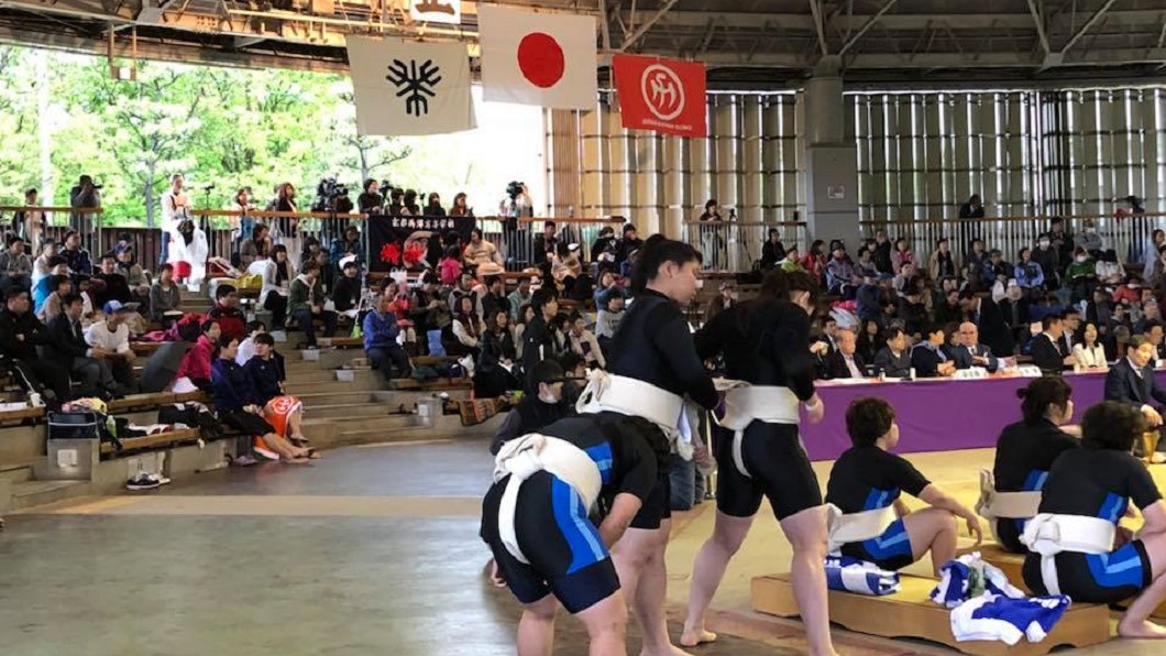 日本相撲人氣下滑 女相撲力士掀新革命