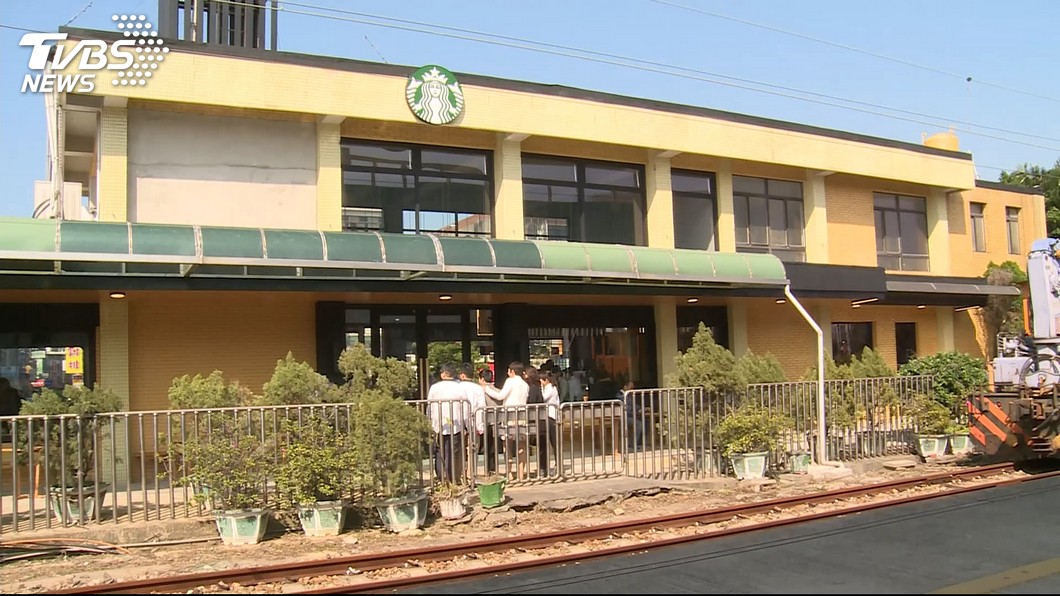 全台首間!火車站咖啡廳 新竹熱門打卡點