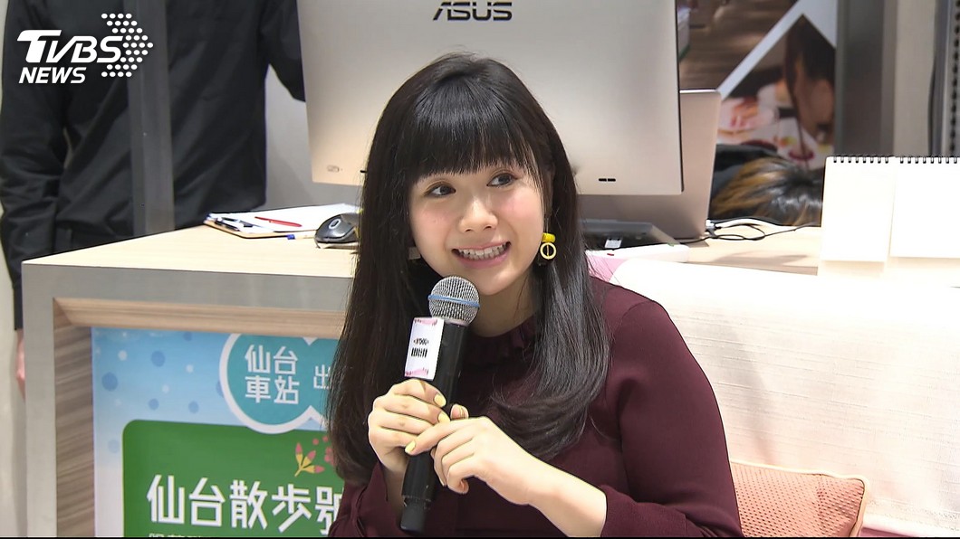 福原愛挺七月肚甜美亮相! 江宏傑偷偷探班超SWEET