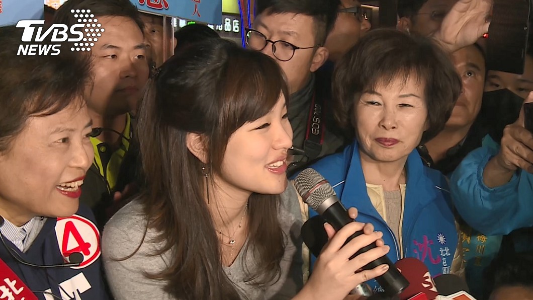 韓冰提到，由於韓市長行程太滿，所以派她代父出席活動。圖／TVBS