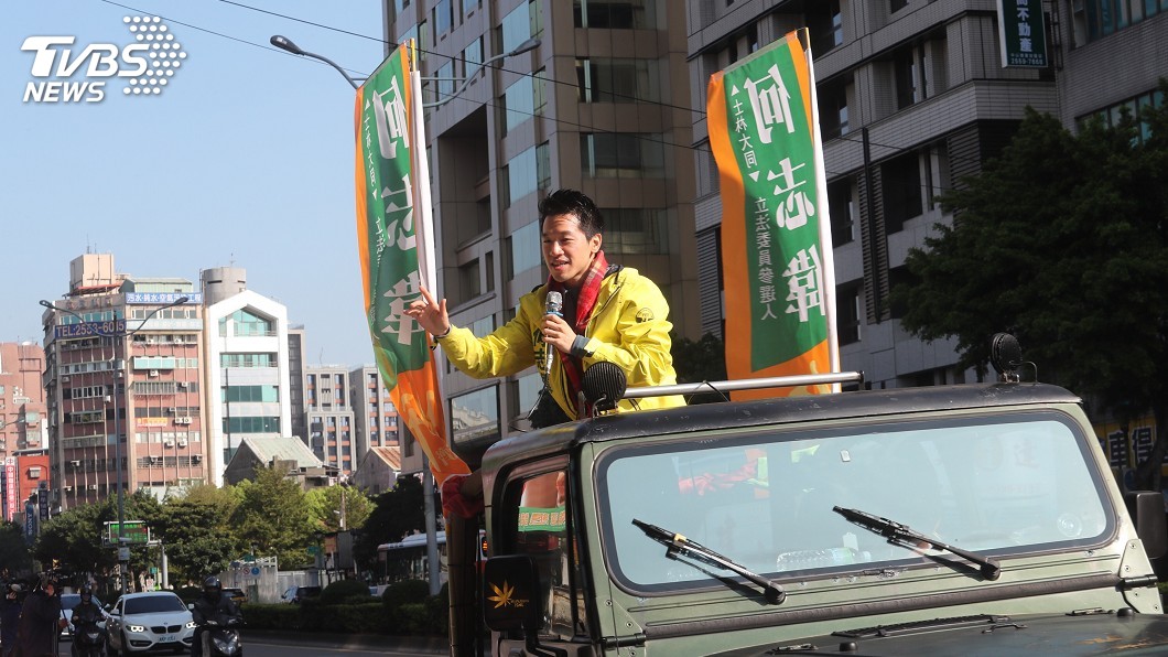 勝選後謝票 何志偉:要努力贏得民心