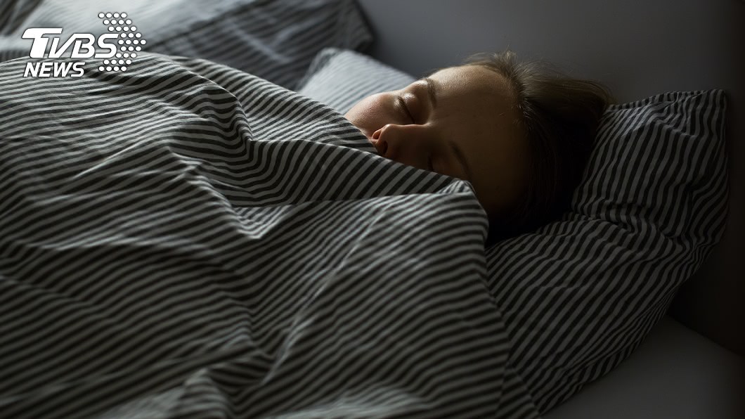 睡覺「抖一下」驚醒?當心三大睡眠疾病纏身