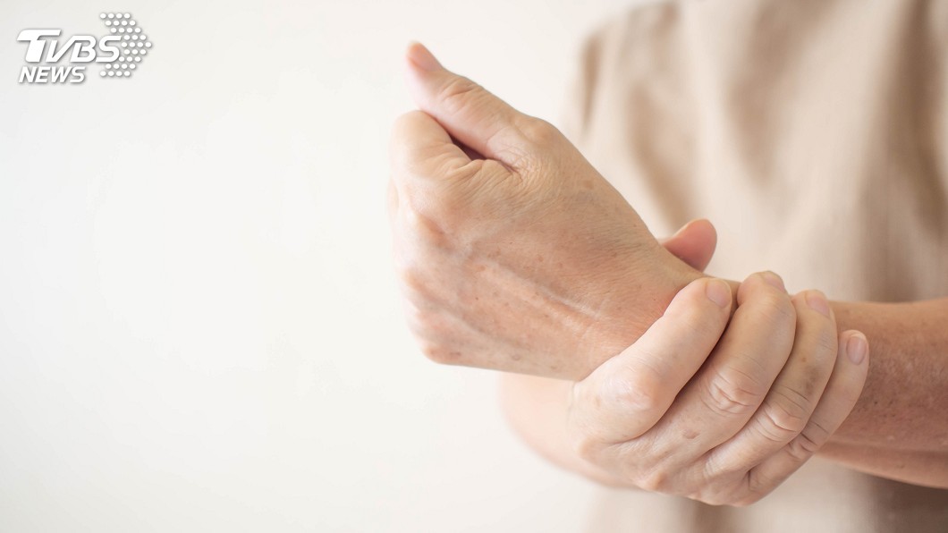 連體嬰忠仁疑腦中風辭世 醫籲有4症狀快送醫