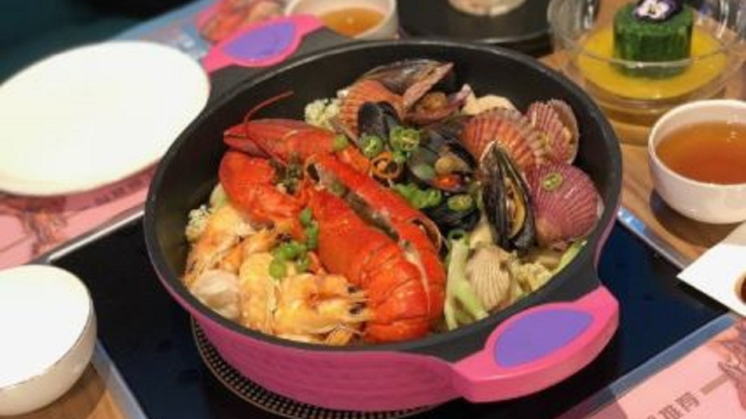 漫畫美食端上桌 線上圈粉、線下開店