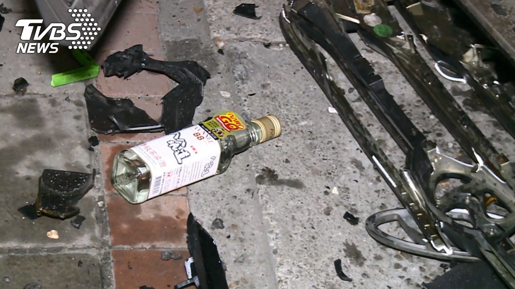 酒駕累犯奪2命!駕駛座還掉出1瓶高粱 網:蓄意謀殺