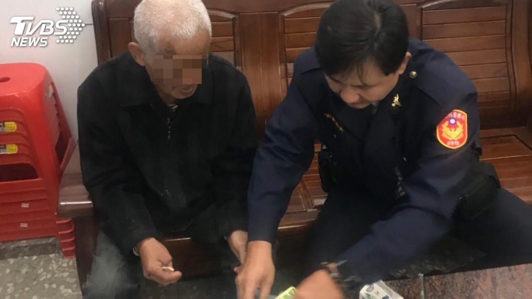 終於團圓!失智翁迷路暖警協助 意外找到失聯18年哥哥