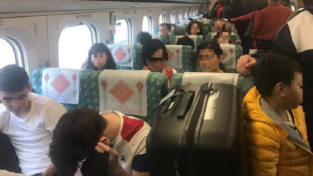 老外帶行李霸佔自由座 無人制止他氣炸!高鐵回應了