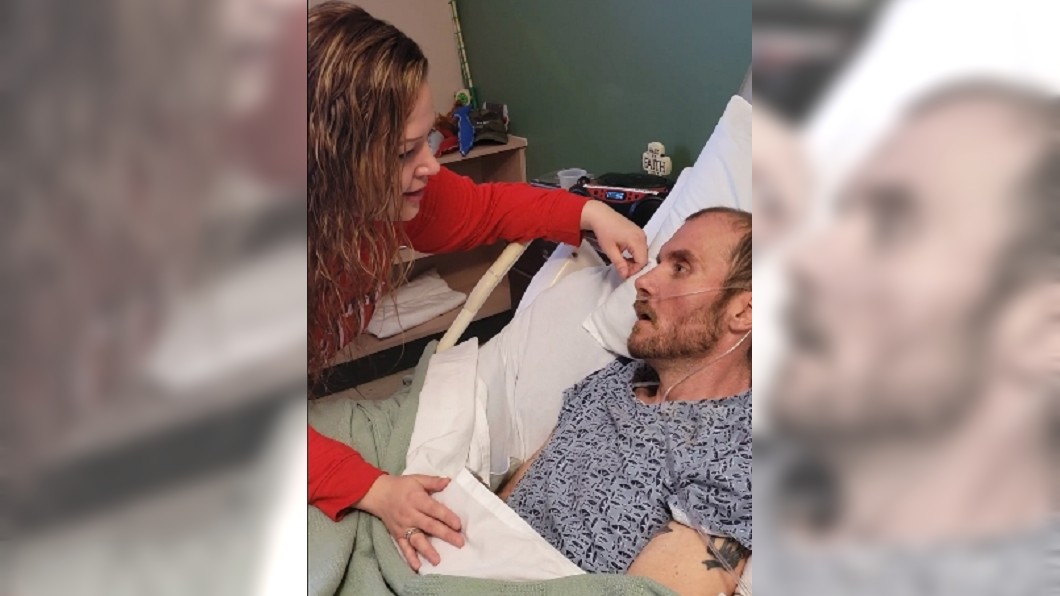 哭慘!人妻床邊獻唱45秒 重病夫專心聆聽後離世