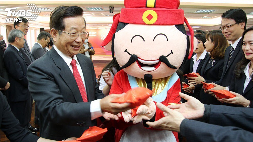 兆豐金團拜發紅包 員工年終加分紅可逾8個月