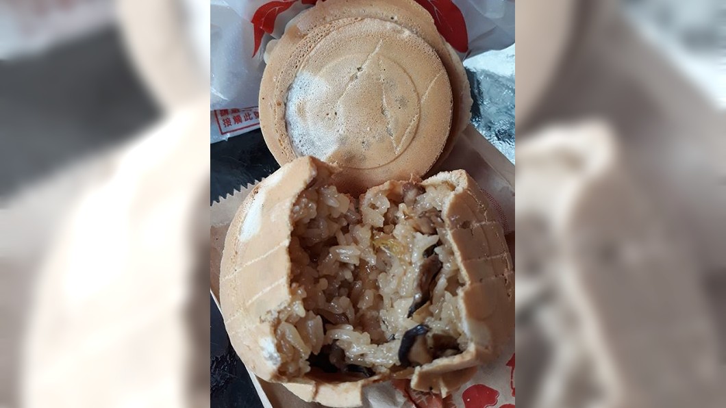 新口味?紅豆餅包油飯 網狂問:超想吃哪裡買