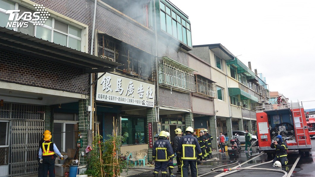 丈夫過年離家多日 妻鬱悶疑燒屋重傷