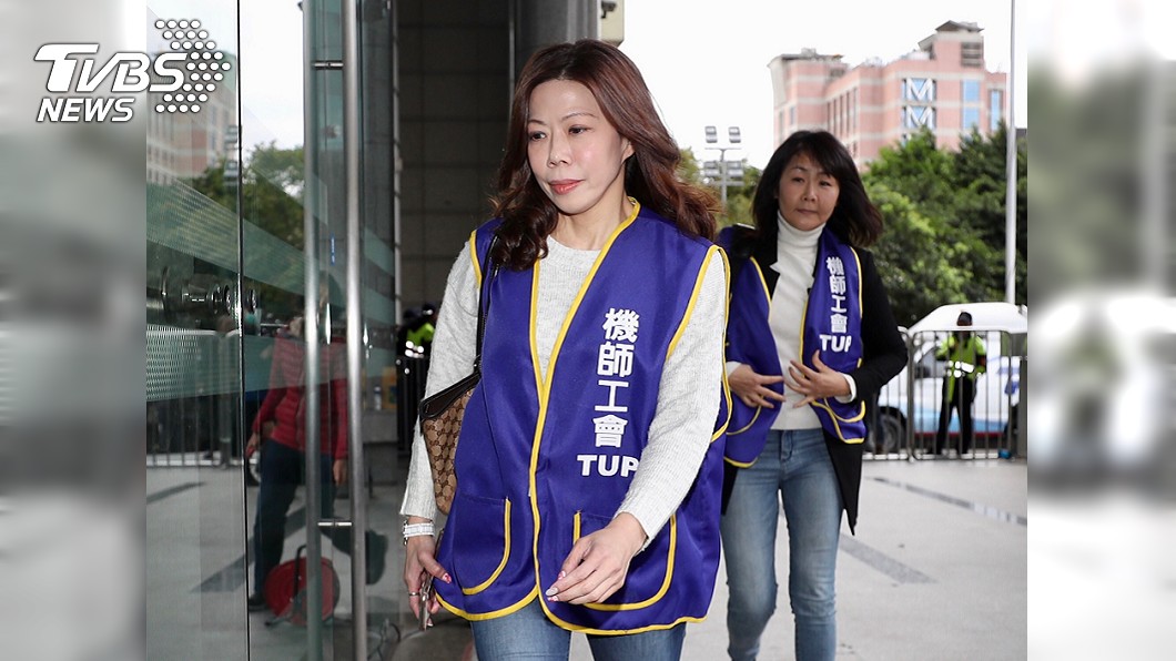 長榮「支援華航客貨運」 網笑:內神通外鬼搶單喔