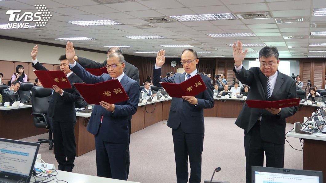 葉匡時就任高雄副市長 加速建置偏鄉智慧運輸
