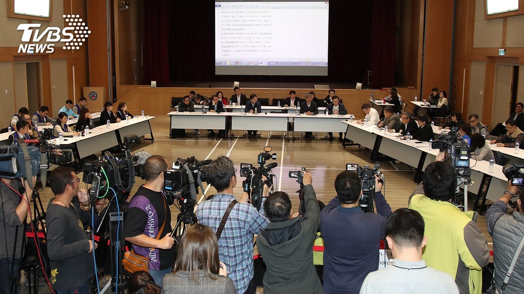 勞資協商紅眼談判 機師脫口嗆「媒體只是來看熱鬧」