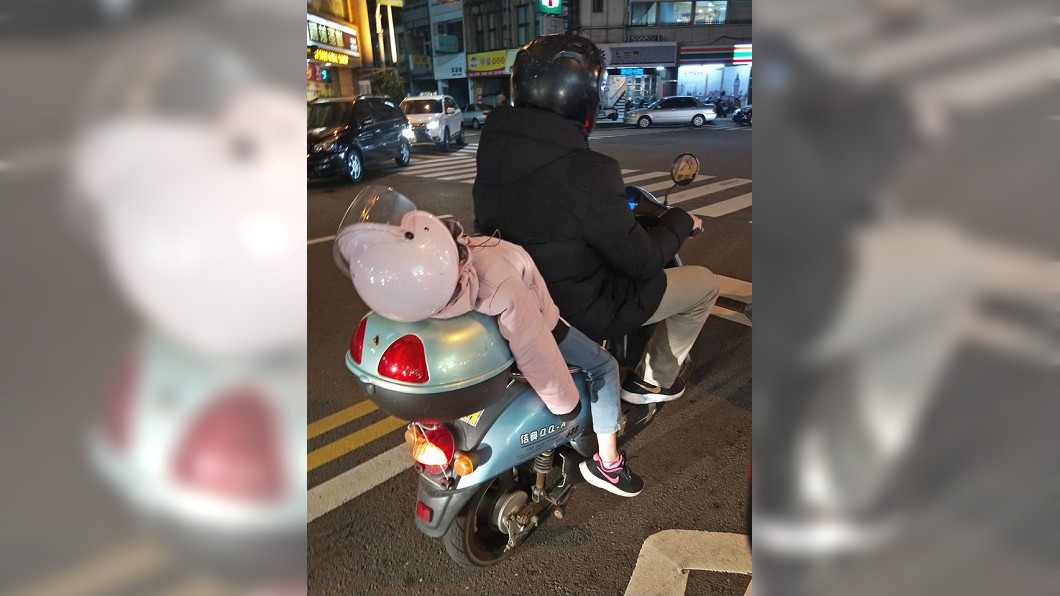 女童睡癱倒後座…爸回1句「雞婆」 網驚呼:超危險!