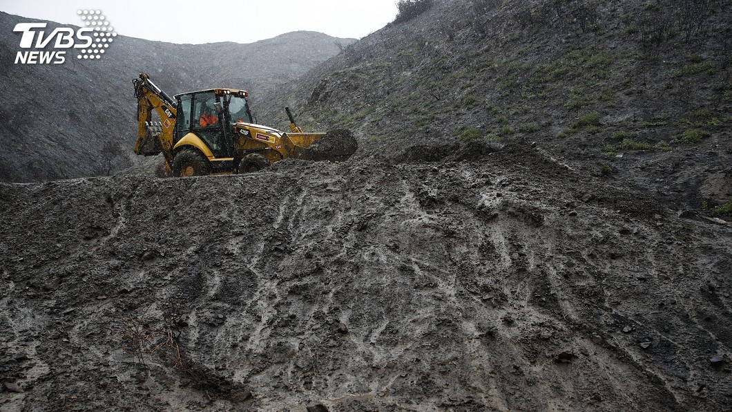 南加州野火才走暴風雨又來 數百人撤離躲土石流