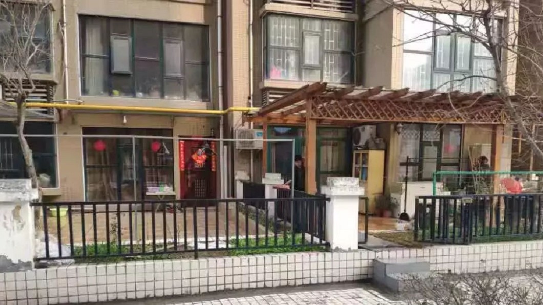 開學首日被母罵 12歲女童32樓跳下全身碎亡