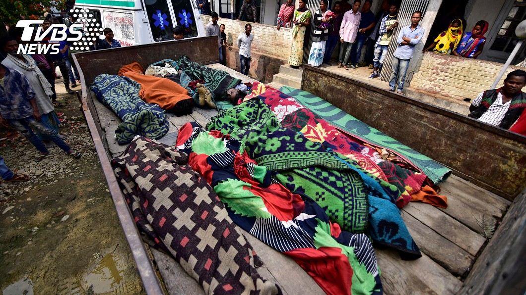 大家都喝了...印度假酒98死! 200人搏鬥死神