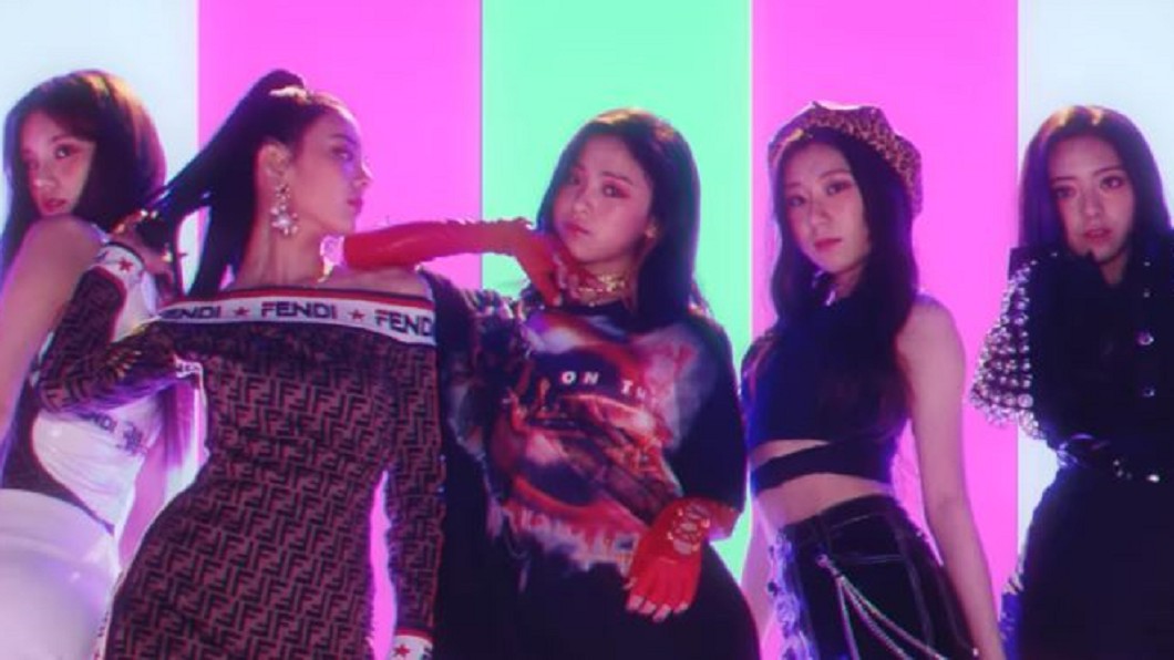 ITZY破師姐TWICE紀錄　出道11天勇奪雙冠