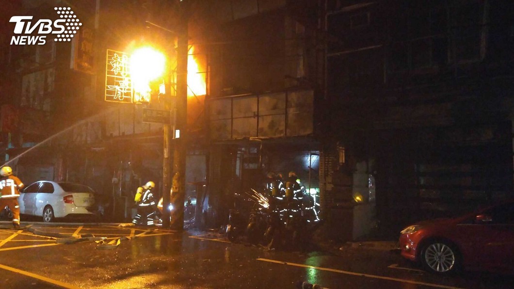 桃園騎樓大火蔓延數棟民宅　9人嗆傷送醫