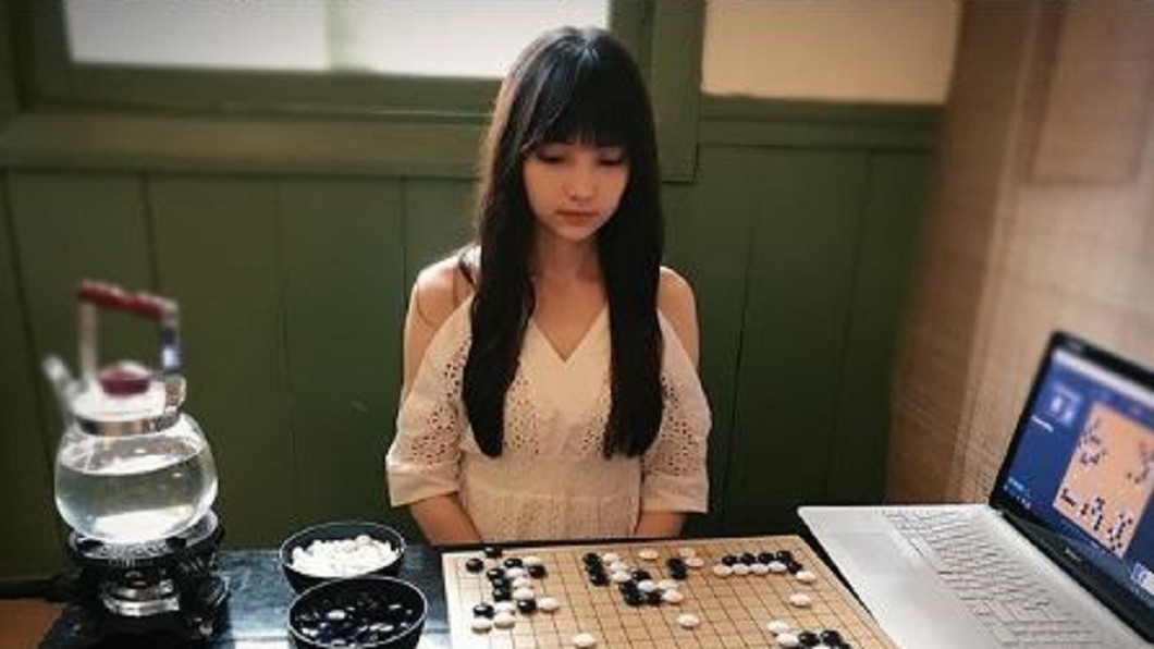 結合聰慧與美貌 台灣棋手黑嘉嘉日本爆紅
