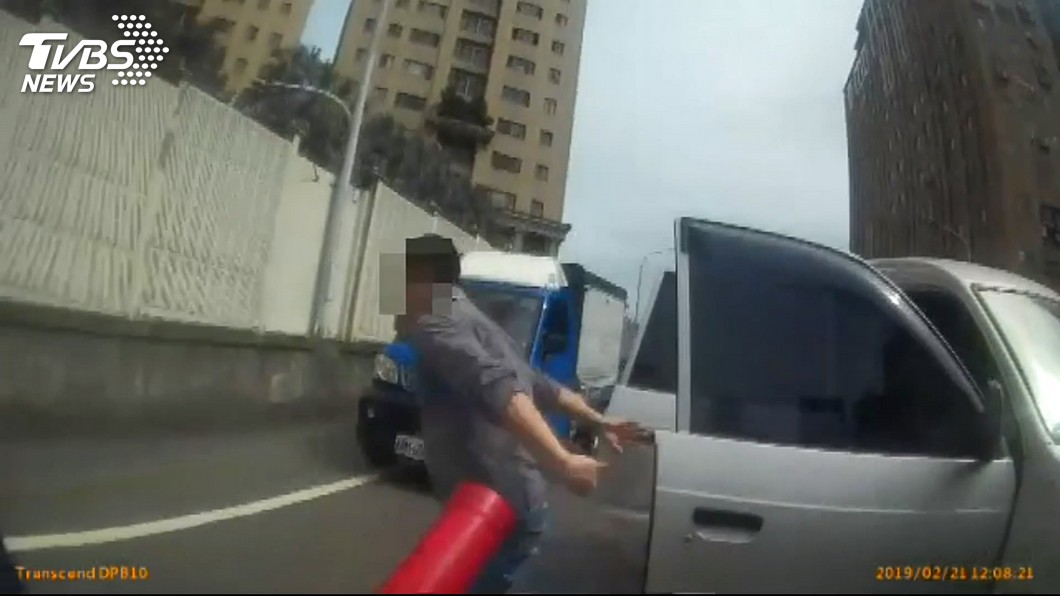 違法別跑! 保大員警逮逃逸外勞也抓毒