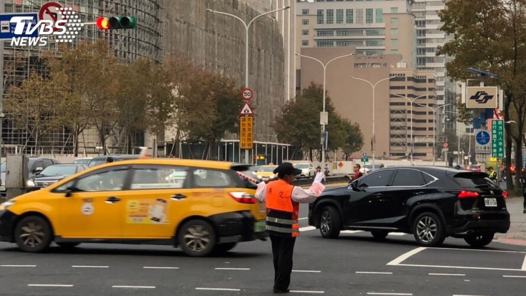 二二八連假將至 北市98路口提早疏導