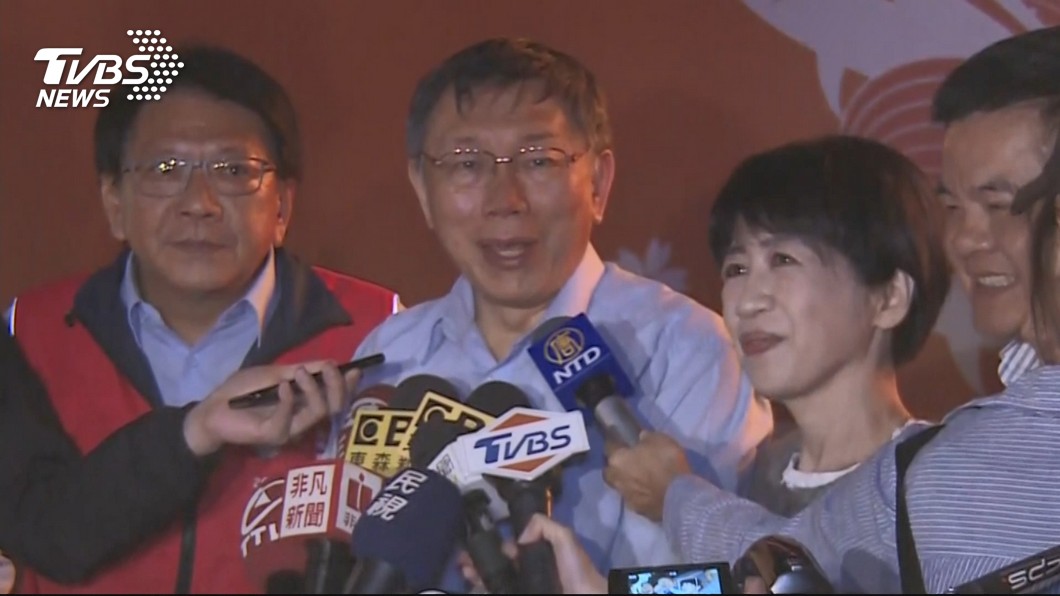 阿北來了!柯P參訪燈會 民眾高喊選總統