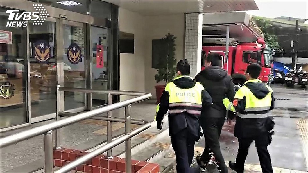 暗夜遭當街開槍擄走 惡煞發現抓錯人又將他丟包超商