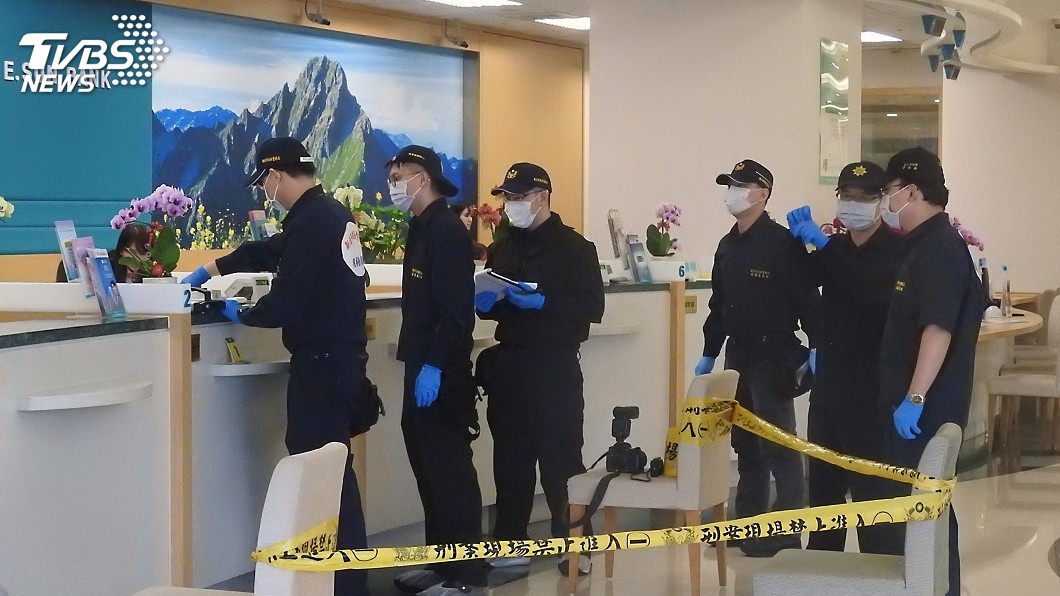 板橋玉山銀行遭搶50萬 歹徒作案不到1分鐘