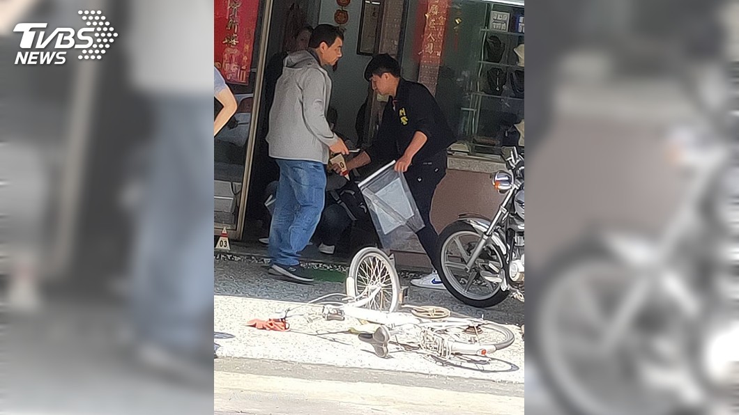 男持刀搶銀樓！見老闆跑出去求救　竟也跟著逃了
