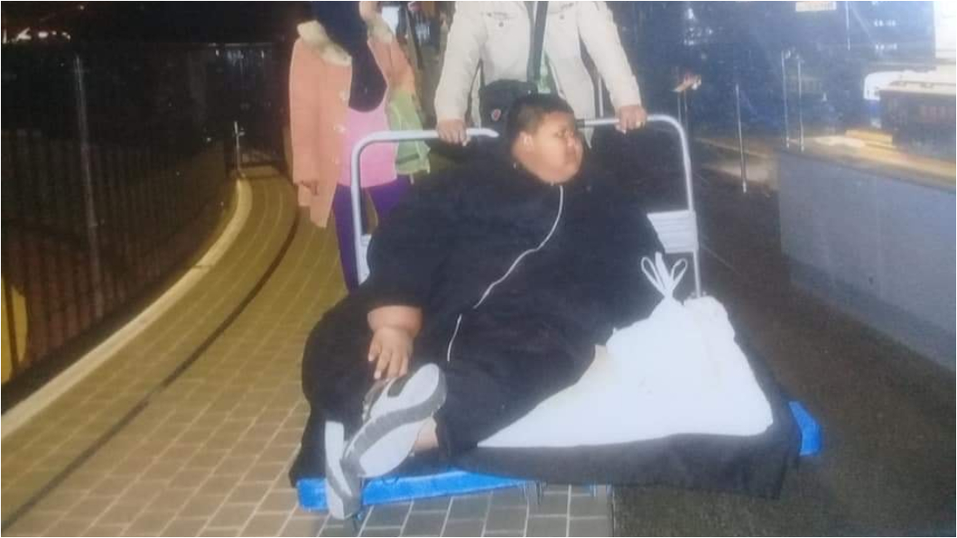 9歲胖到196公斤 男孩減過半體重模樣驚人