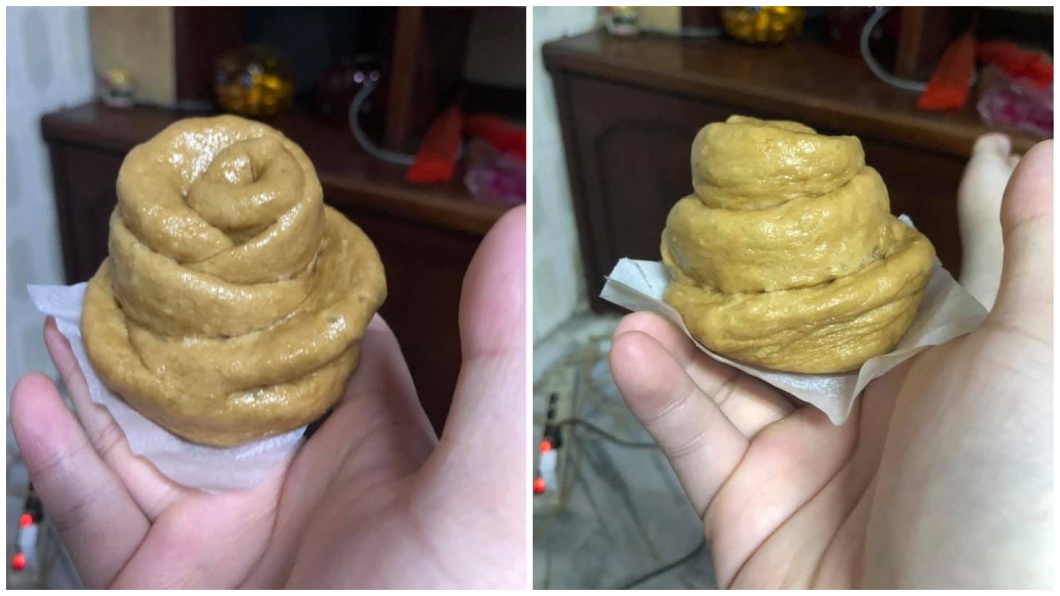 一名男網友分享自己母親做出的「玫瑰饅頭」。(圖/翻攝自爆廢公社)