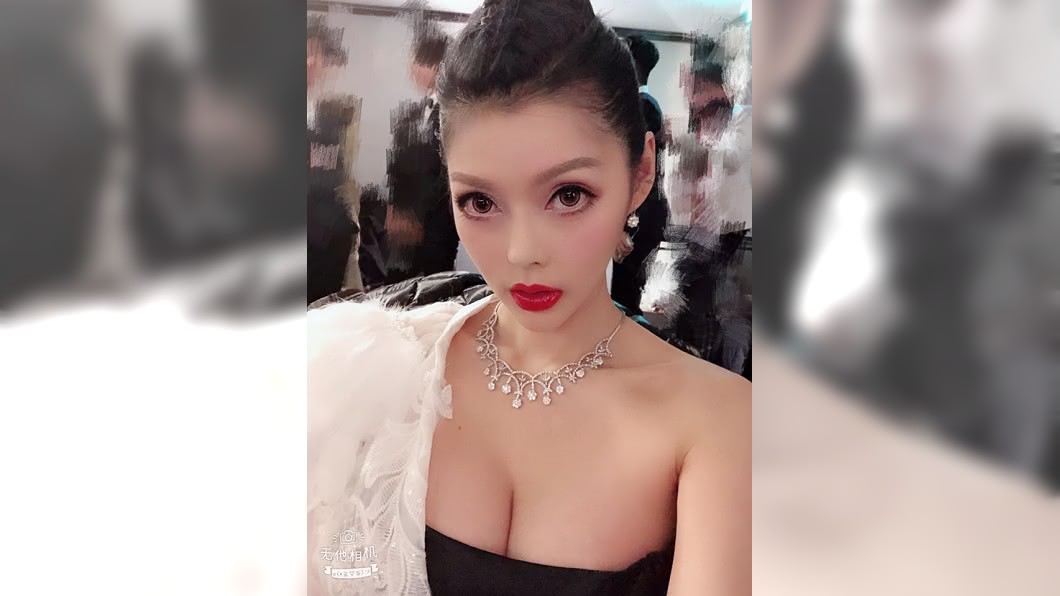 豪乳半露霸氣替10億尪張羅　「總經理夫人」殷琦超稱職